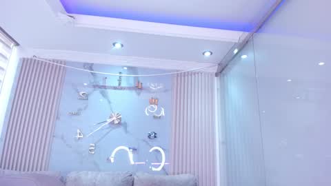 Violeta online show from March 2025 08:11:02 PM