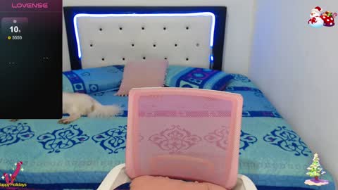 Snapshot of violet_stone22 chatting on December 2024 02:01:02 AM Violeta online show from December 2024 02:01:02 AM