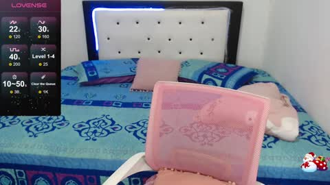 Snapshot of violet_stone22 chatting on December 2024 04:06:01 AM Violeta online show from December 2024 04:06:01 AM