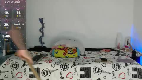 Snapshot of violet_sweet_23 chatting on October 2025 06:54:01 AM violet-sweet-23 online show from October 2025 06:54:01 AM