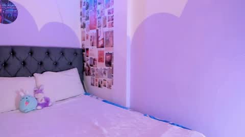 Violeta online show from May 2026 10:00:01 AM