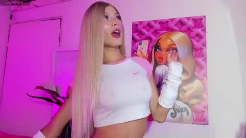 Snapshot of violeta_prince chatting on October 2025 11:00:02 AM Violeta Princess Please help me with your thumbs up its important online show from October 2025 11:00:02 AM