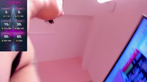 Snapshot of violetaa_millers chatting on December 2024 05:52:01 PM Violeta online show from December 2024 05:52:01 PM