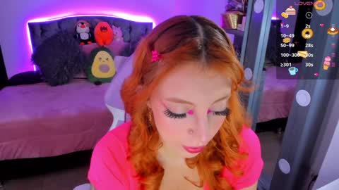 Snapshot of violetaarey chatting on December 2024 08:32:01 PM Violeta Help me reach 150 thumbs up online show from December 2024 08:32:01 PM