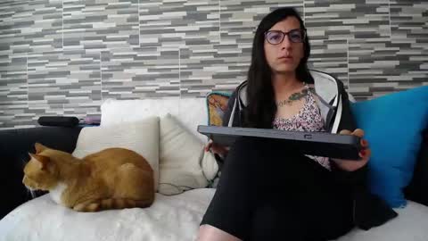 Violeta Gmez online show from November 2025 03:01:01 PM