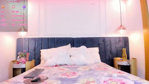 Violet online show from February 2026 12:30:01 PM