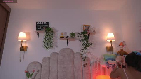 violeth___ online show from April 2026 01:28:01 PM