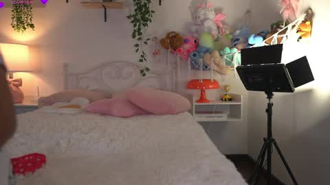 violeth___ online show from May 2026 12:01:01 PM