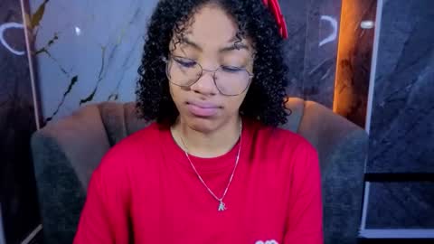 Snapshot of violeth_b chatting on March 2026 12:52:01 PM violeth_b online show from March 2026 12:52:01 PM