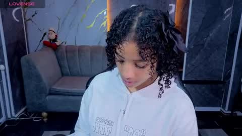 Snapshot of violeth_b chatting on April 2026 01:36:02 PM violeth_b online show from April 2026 01:36:02 PM
