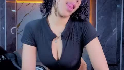 Snapshot of violeth_b chatting on April 2026 01:12:01 PM violeth_b online show from April 2026 01:12:01 PM