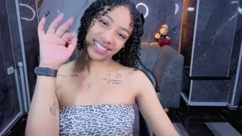 Snapshot of violeth_b chatting on April 2026 01:13:01 PM violeth_b online show from April 2026 01:13:01 PM