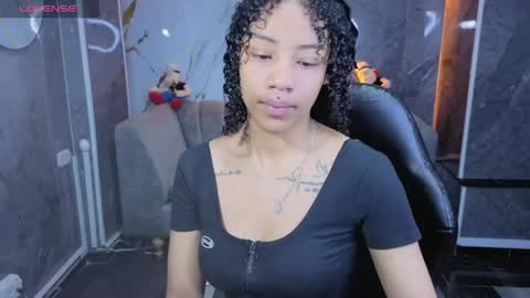 Snapshot of violeth_b chatting on April 2026 12:47:01 PM violeth_b online show from April 2026 12:47:01 PM