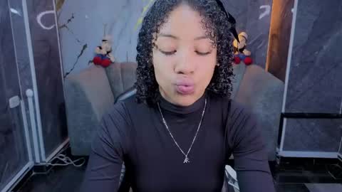 Snapshot of violeth_b chatting on May 2026 12:54:02 PM violeth_b online show from May 2026 12:54:02 PM