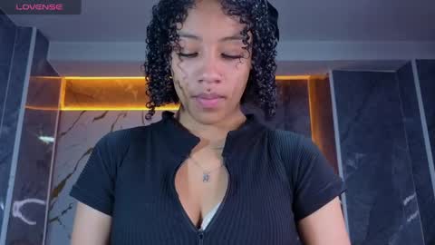 Snapshot of violeth_b chatting on May 2026 01:30:01 PM violeth_b online show from May 2026 01:30:01 PM