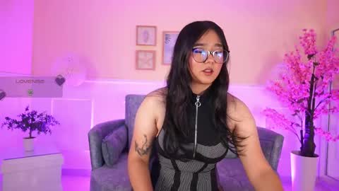 Snapshot of violetjonesx chatting on May 2026 11:39:02 AM violetjonesx online show from May 2026 11:39:02 AM