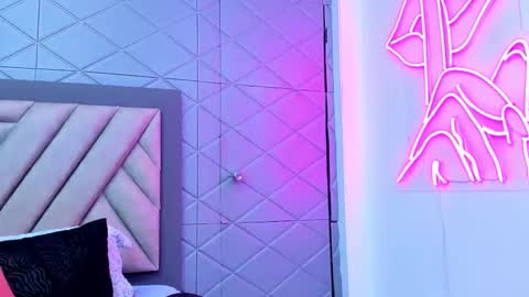 Violet Rousse online show from January 2025 03:37:01 PM