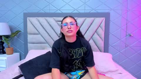 Violet Rousse online show from February 2025 03:53:01 PM