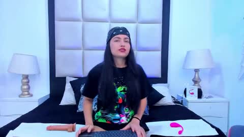 Violet Rousse online show from February 2025 12:32:02 PM