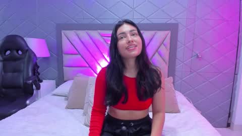 Violet Rousse online show from September 2025 02:28:01 PM