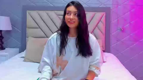 Violet Rousse online show from September 2025 04:09:05 PM