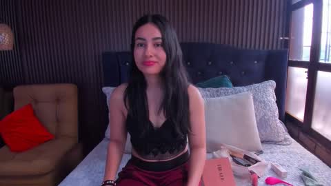 Violet Rousse online show from October 2025 02:38:01 PM