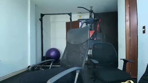 Snapshot of violetroussee chatting on October 2025 12:09:01 AM violetroussee online show from October 2025 12:09:01 AM