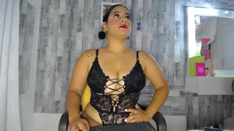 violetroussee online show from April 2026 06:16:02 PM