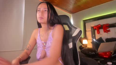 violetskinny online show from February 2025 09:41:02 PM