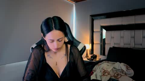 violetskinny online show from March 2026 07:42:01 PM