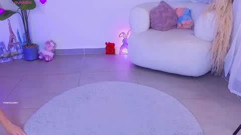 Snapshot of violetssweet chatting on October 2025 05:18:01 AM violetssweet online show from October 2025 05:18:01 AM