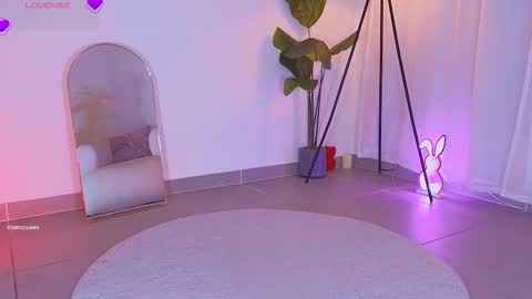 Snapshot of violetssweet chatting on January 2026 01:00:02 AM violetssweet online show from January 2026 01:00:02 AM
