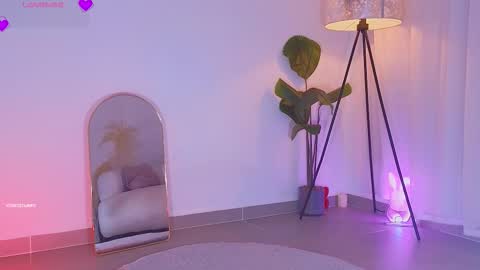 Snapshot of violetssweet chatting on January 2026 04:05:01 AM violetssweet online show from January 2026 04:05:01 AM