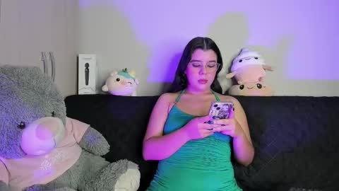 Snapshot of violett2006 chatting on February 2026 01:14:01 AM violeta online show from February 2026 01:14:01 AM