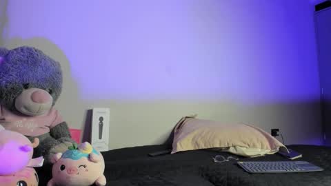 Snapshot of violett2006 chatting on February 2026 02:10:01 AM violeta online show from February 2026 02:10:01 AM