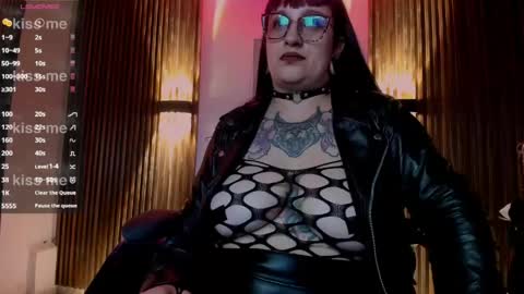 violett_8 online show from June 2026 10:11:02 PM