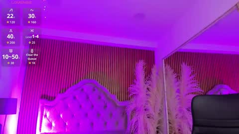 Snapshot of violett_hott_ chatting on February 2026 02:02:02 PM violett_hott_ online show from February 2026 02:02:02 PM