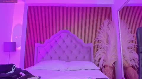 Snapshot of violett_hott_ chatting on February 2026 01:12:02 PM violett_hott_ online show from February 2026 01:12:02 PM