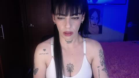 Snapshot of violett_hottie chatting on November 2025 02:11:01 AM violett Independent model online show from November 2025 02:11:01 AM