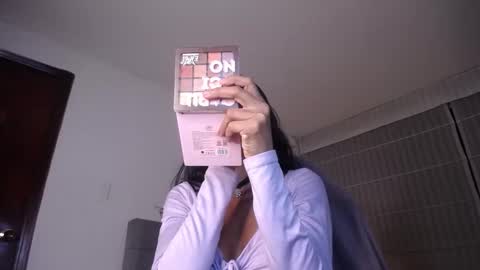 Snapshot of violett_queen122 chatting on October 2025 02:19:02 AM violett_queen122 online show from October 2025 02:19:02 AM