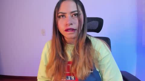 Snapshot of violett_red chatting on September 2025 10:31:01 PM Violeta online show from September 2025 10:31:01 PM