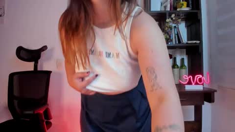 Snapshot of violett_red chatting on March 2026 12:08:01 AM Violeta online show from March 2026 12:08:01 AM