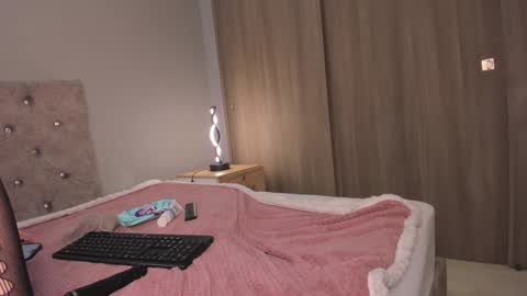 violetta independent model online show from December 2024 02:21:01 PM