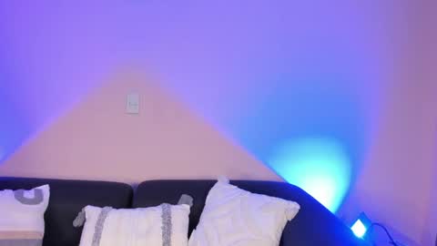 violetta independent model online show from March 2026 06:51:01 AM