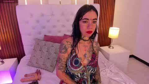 violettaalemida online show from September 2025 12:19:01 PM
