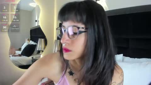 violettacolinss online show from May 2026 11:49:01 AM