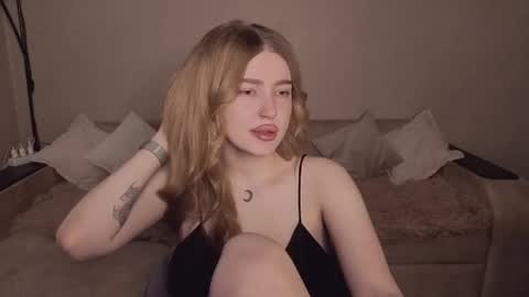 ViolettaOtis online show from May 2026 04:04:02 PM