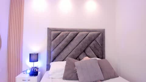 violettarousee online show from May 2026 10:58:01 PM