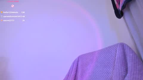 Snapshot of violettbones chatting on December 2024 07:01:01 AM Violett online show from December 2024 07:01:01 AM