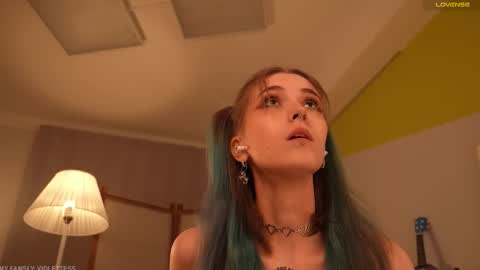 Snapshot of violettessa chatting on October 2025 10:40:02 AM violettessa online show from October 2025 10:40:02 AM